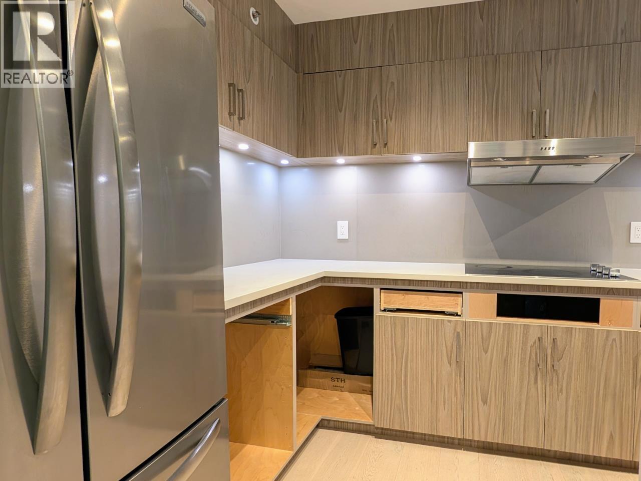 3D 328 TAYLOR WAY, West Vancouver