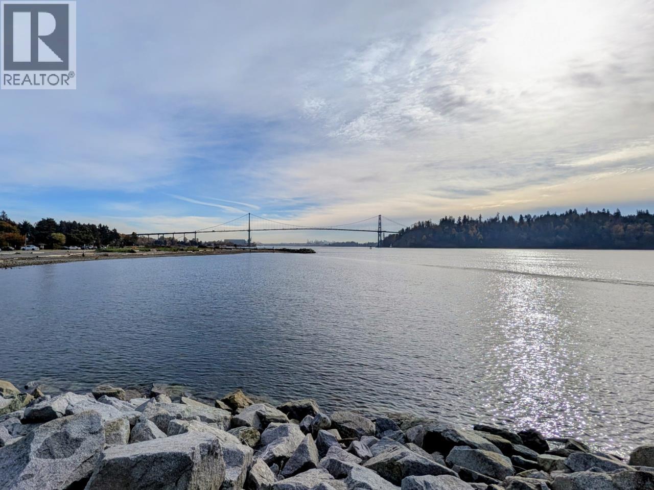 3D 328 TAYLOR WAY, West Vancouver