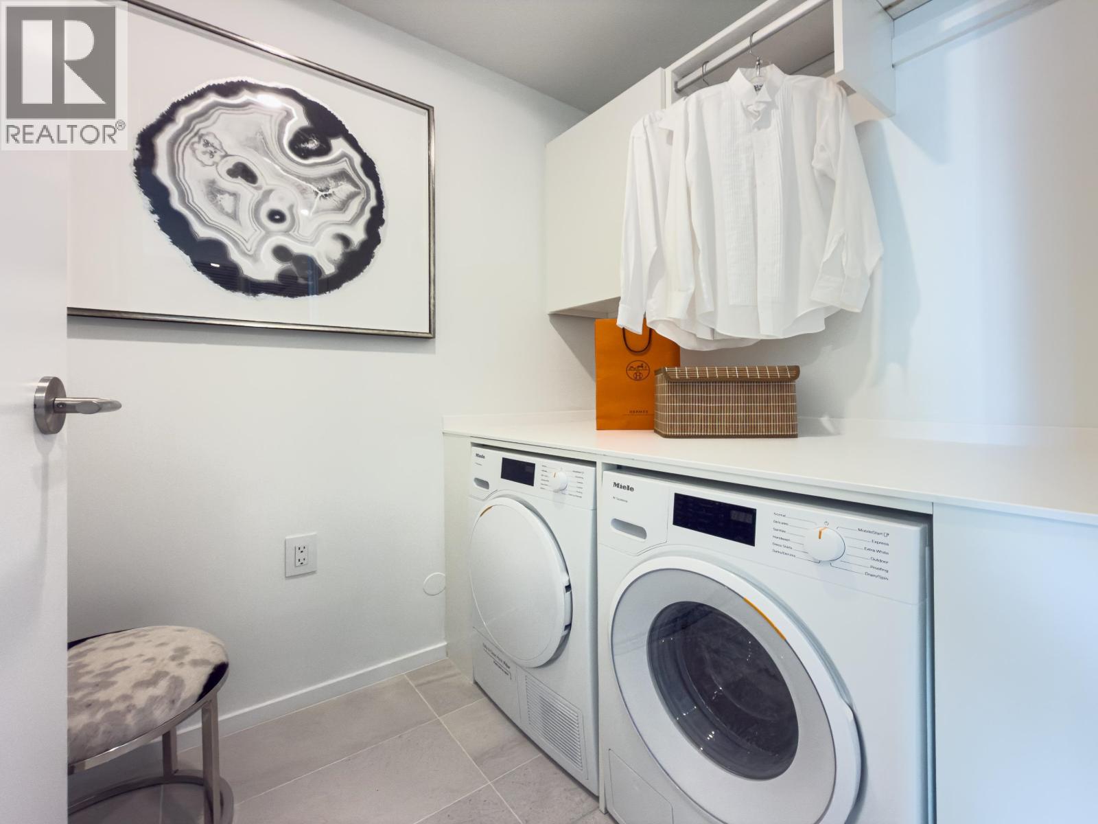 3403 1568 ALBERNI STREET, Vancouver