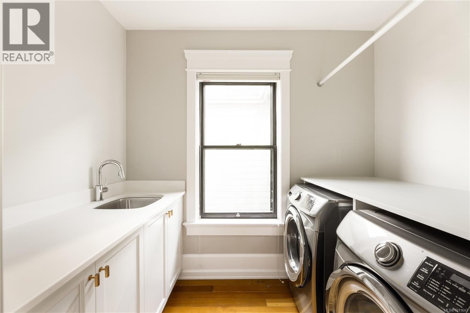  222 Dallas Road, Victoria