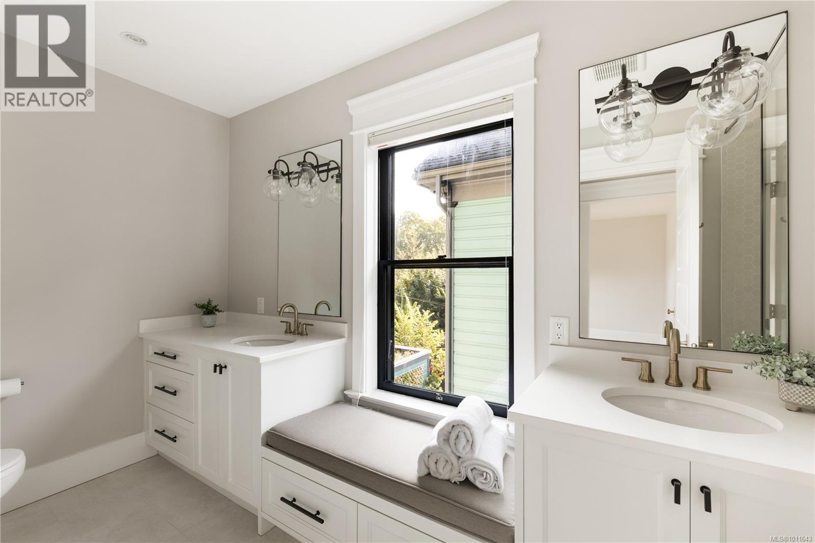  222 Dallas Road, Victoria