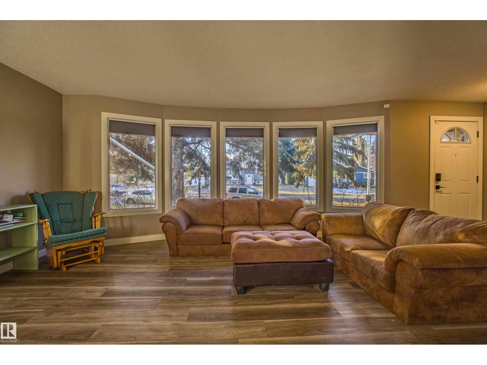 157 BROOKWOOD DR, Spruce Grove