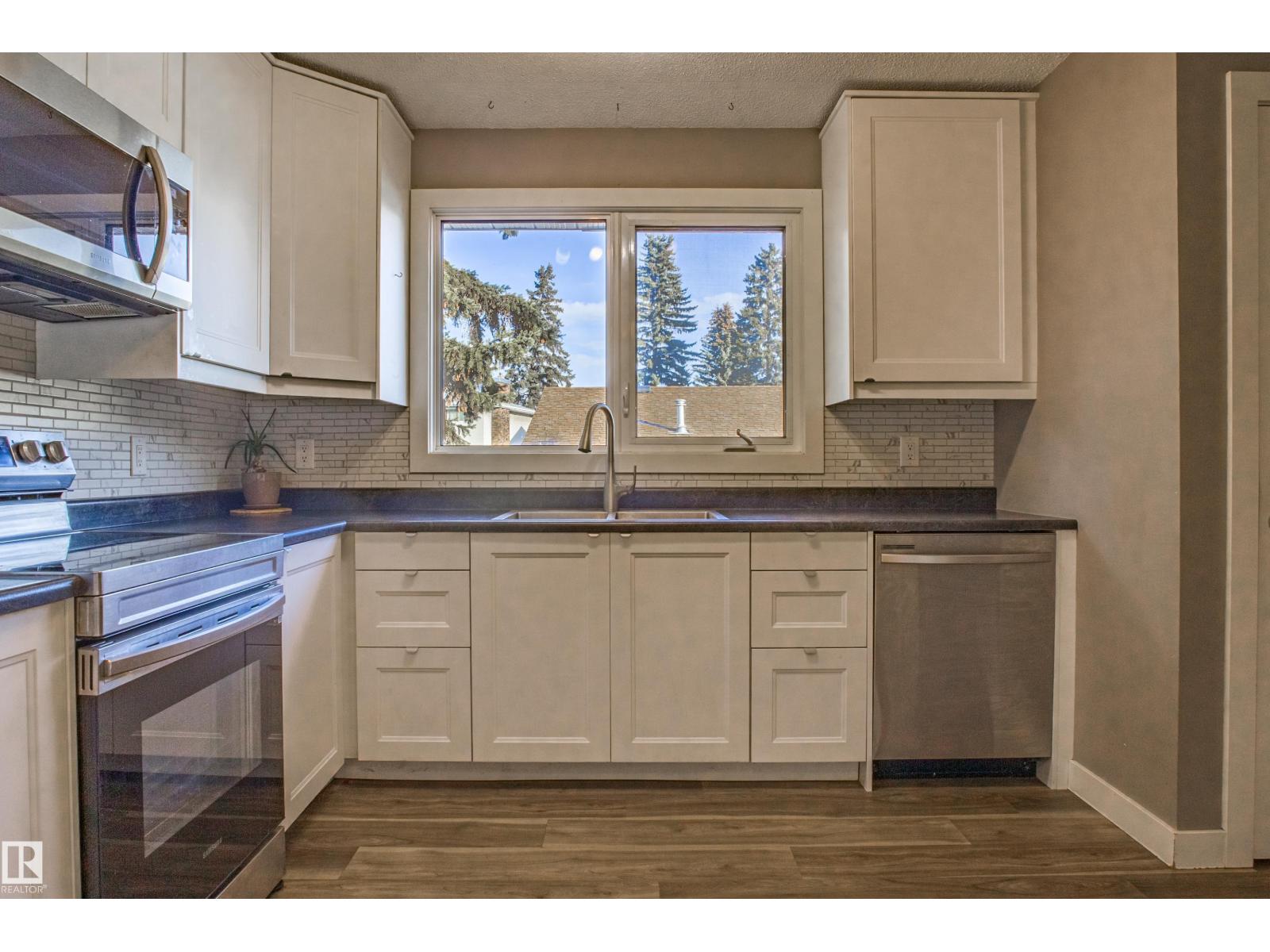 157 BROOKWOOD DR, Spruce Grove