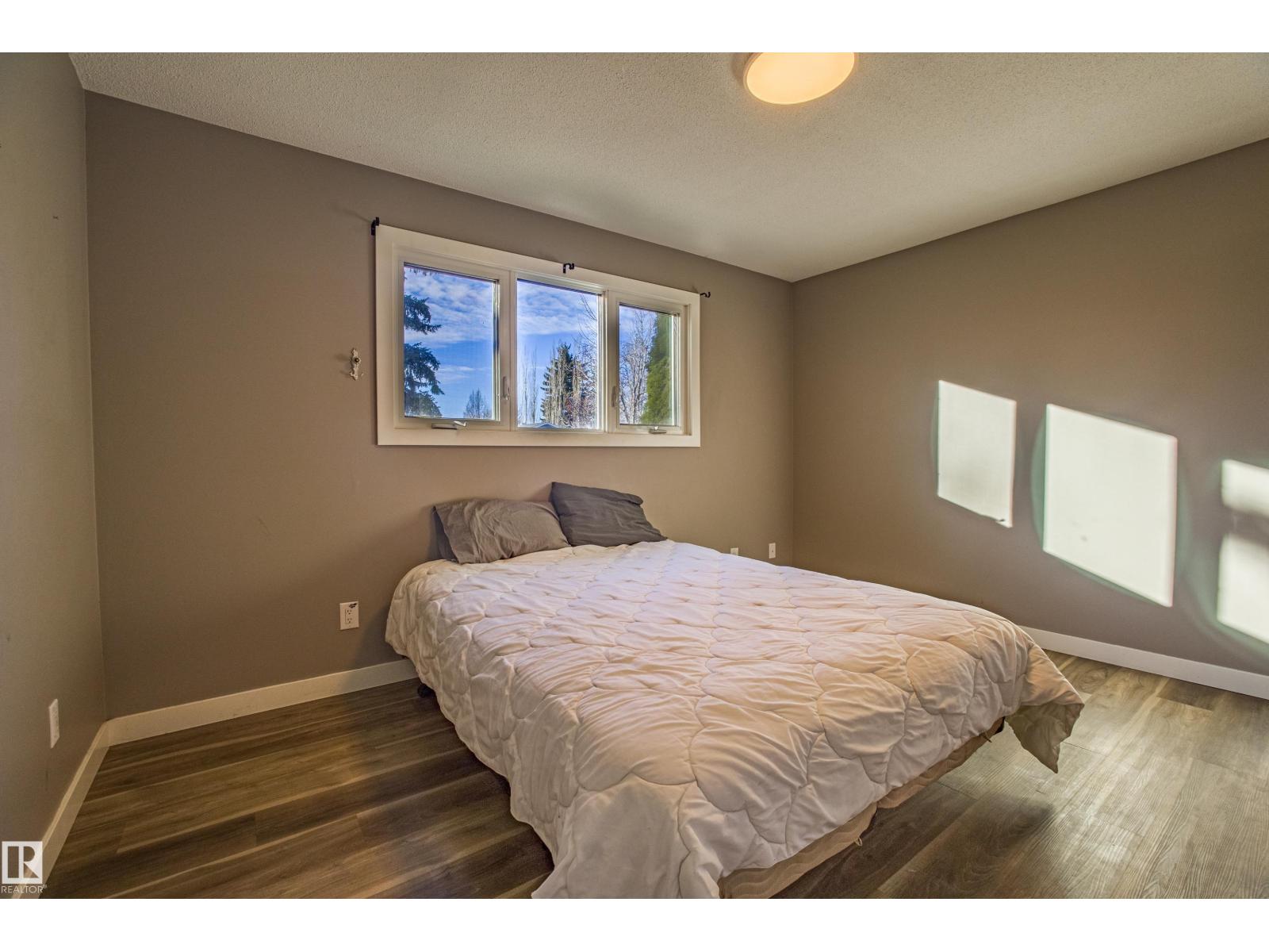 157 BROOKWOOD DR, Spruce Grove