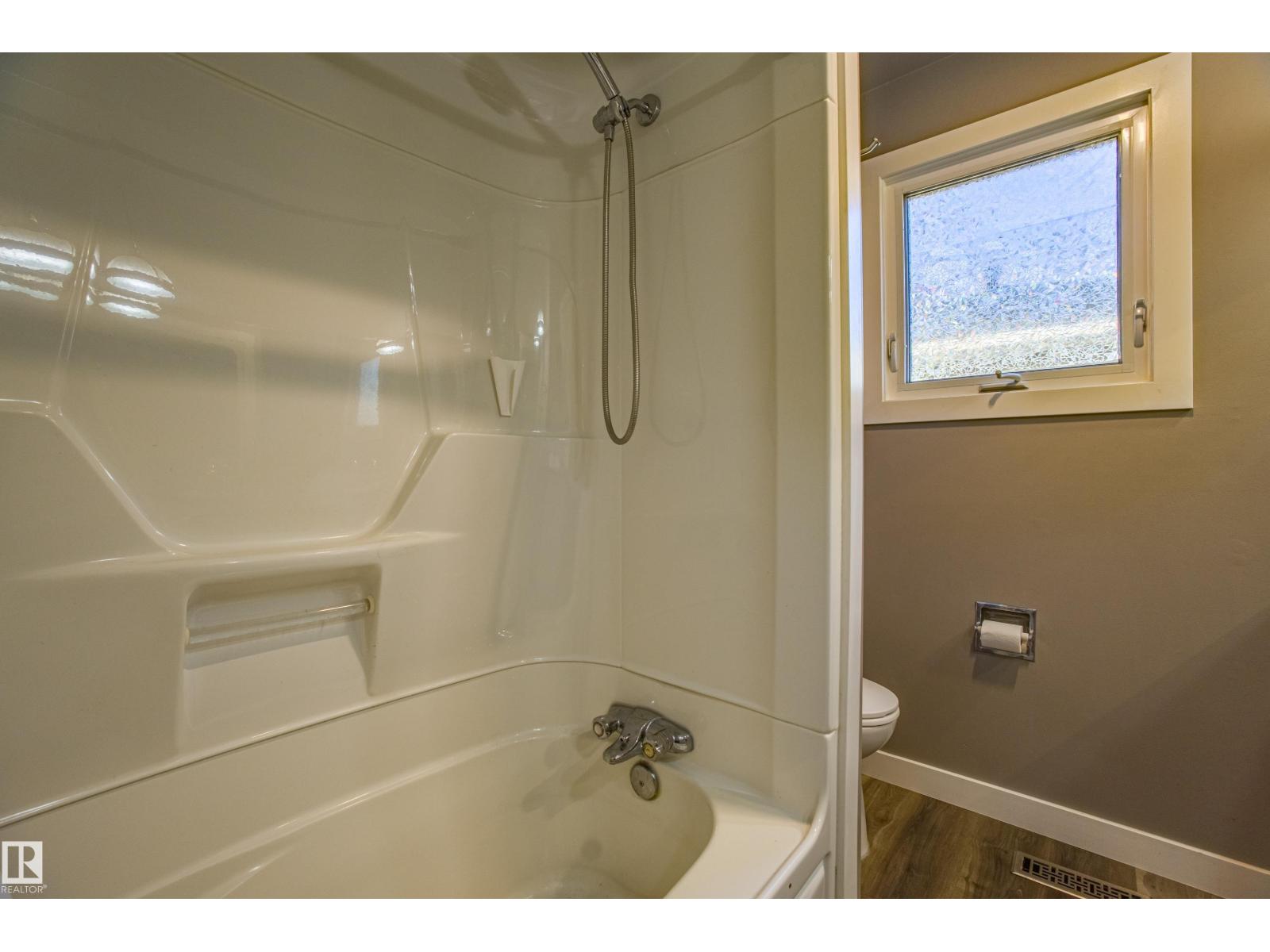 157 BROOKWOOD DR, Spruce Grove