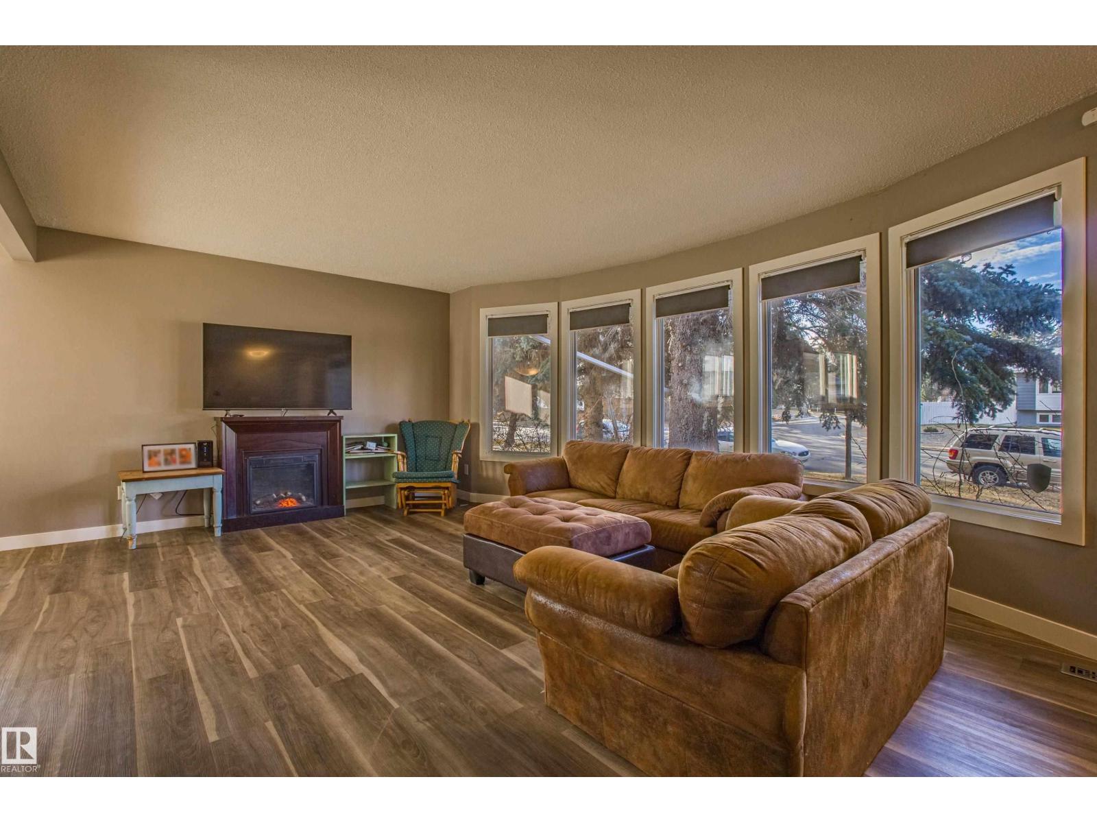 157 BROOKWOOD DR, Spruce Grove