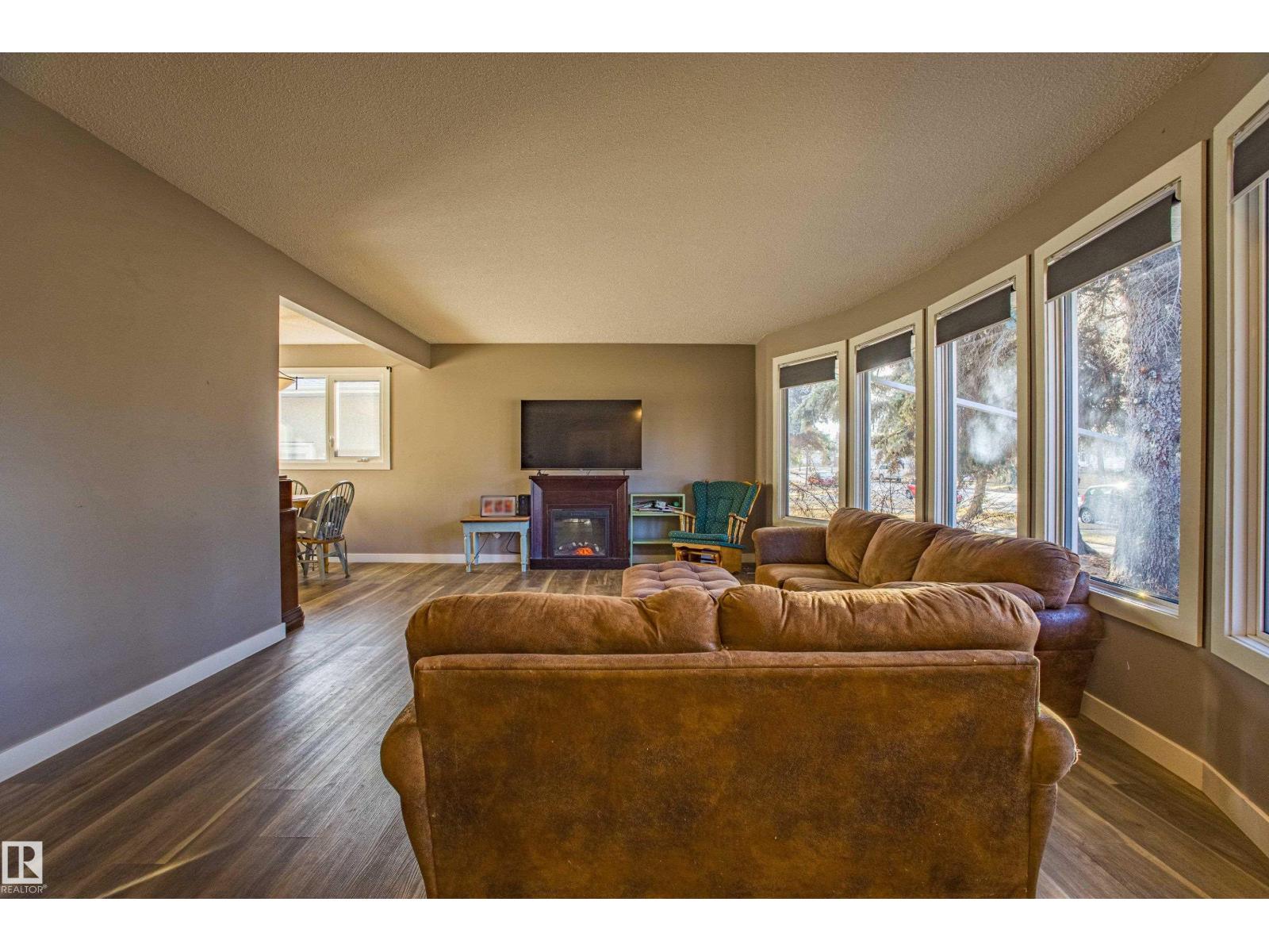 157 BROOKWOOD DR, Spruce Grove