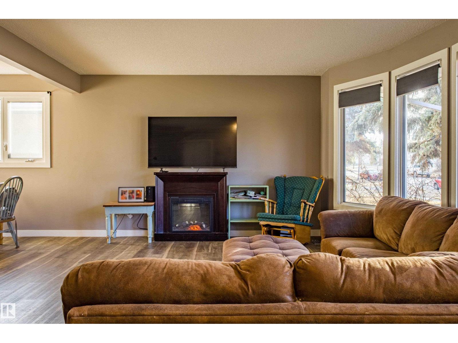 157 BROOKWOOD DR, Spruce Grove