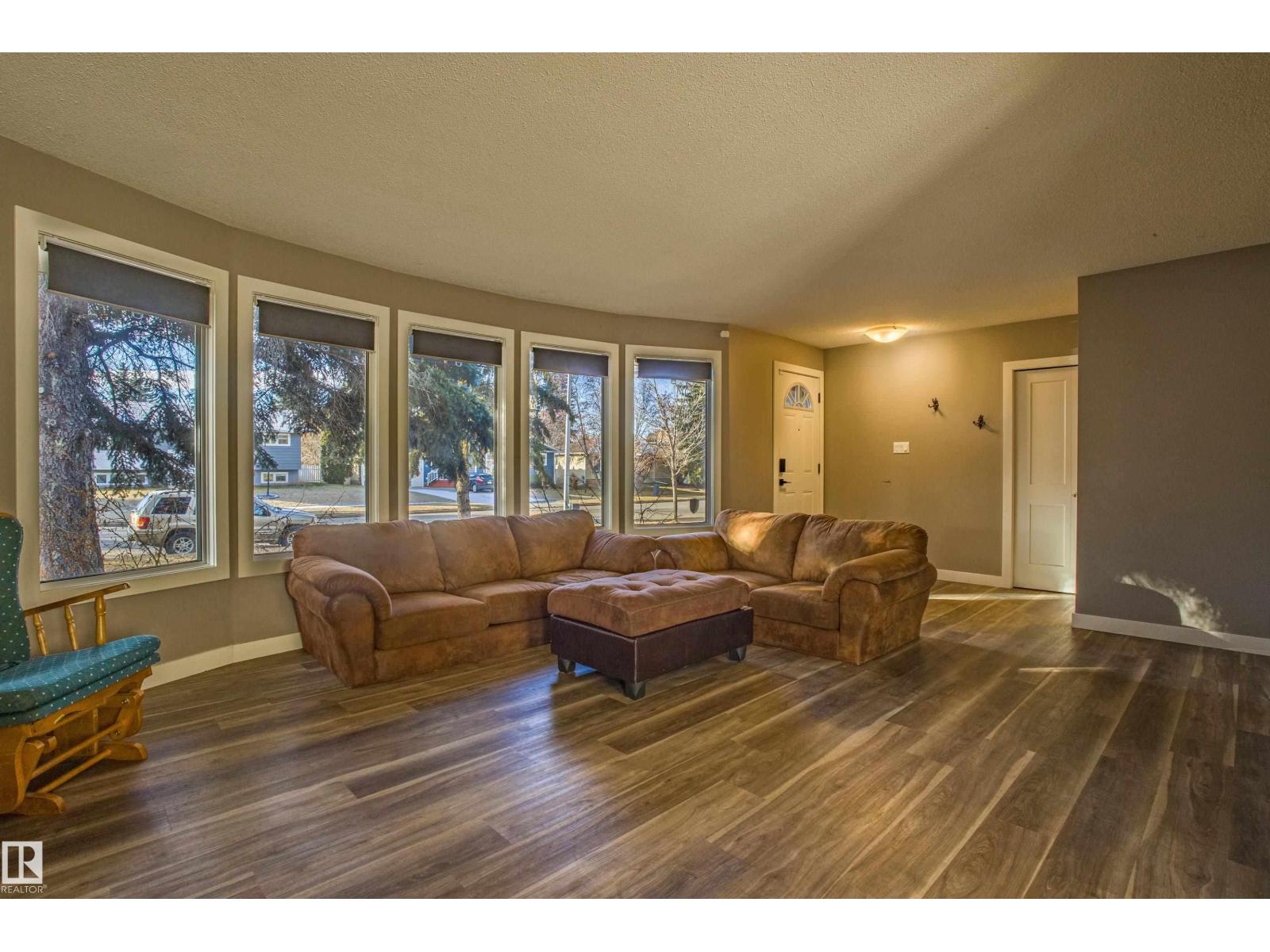 157 BROOKWOOD DR, Spruce Grove