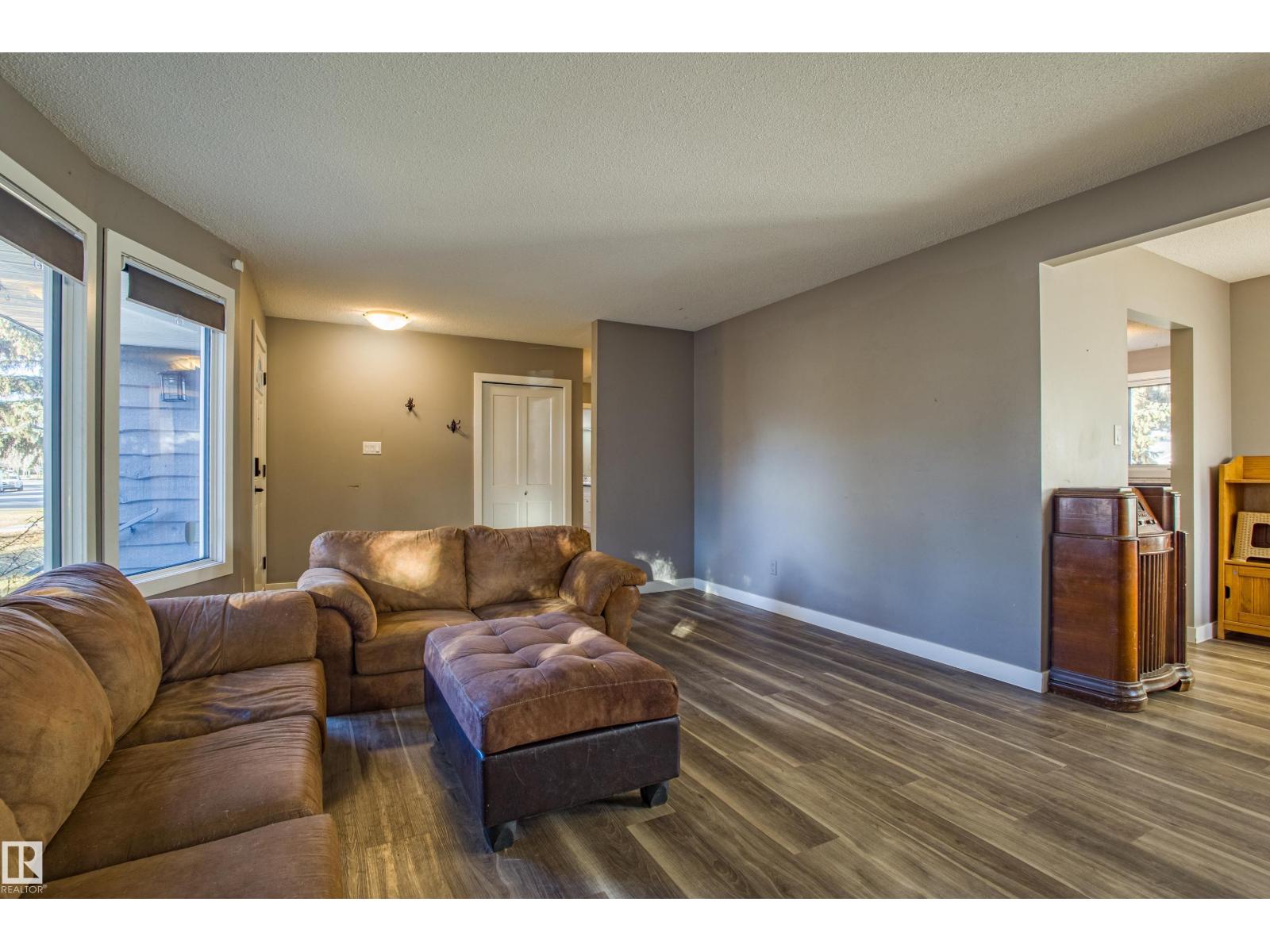 157 BROOKWOOD DR, Spruce Grove