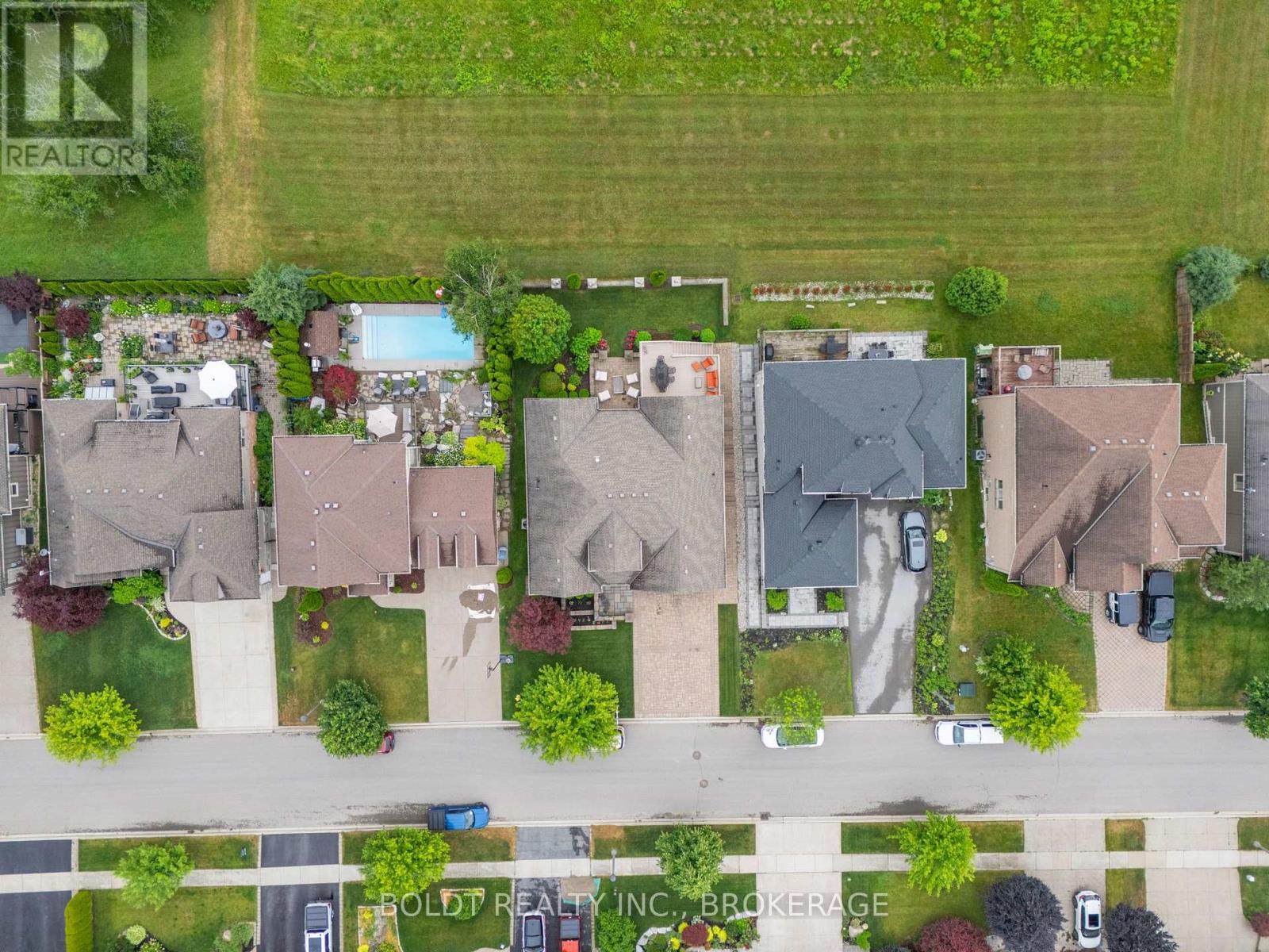 19 RED HAVEN DRIVE - 42