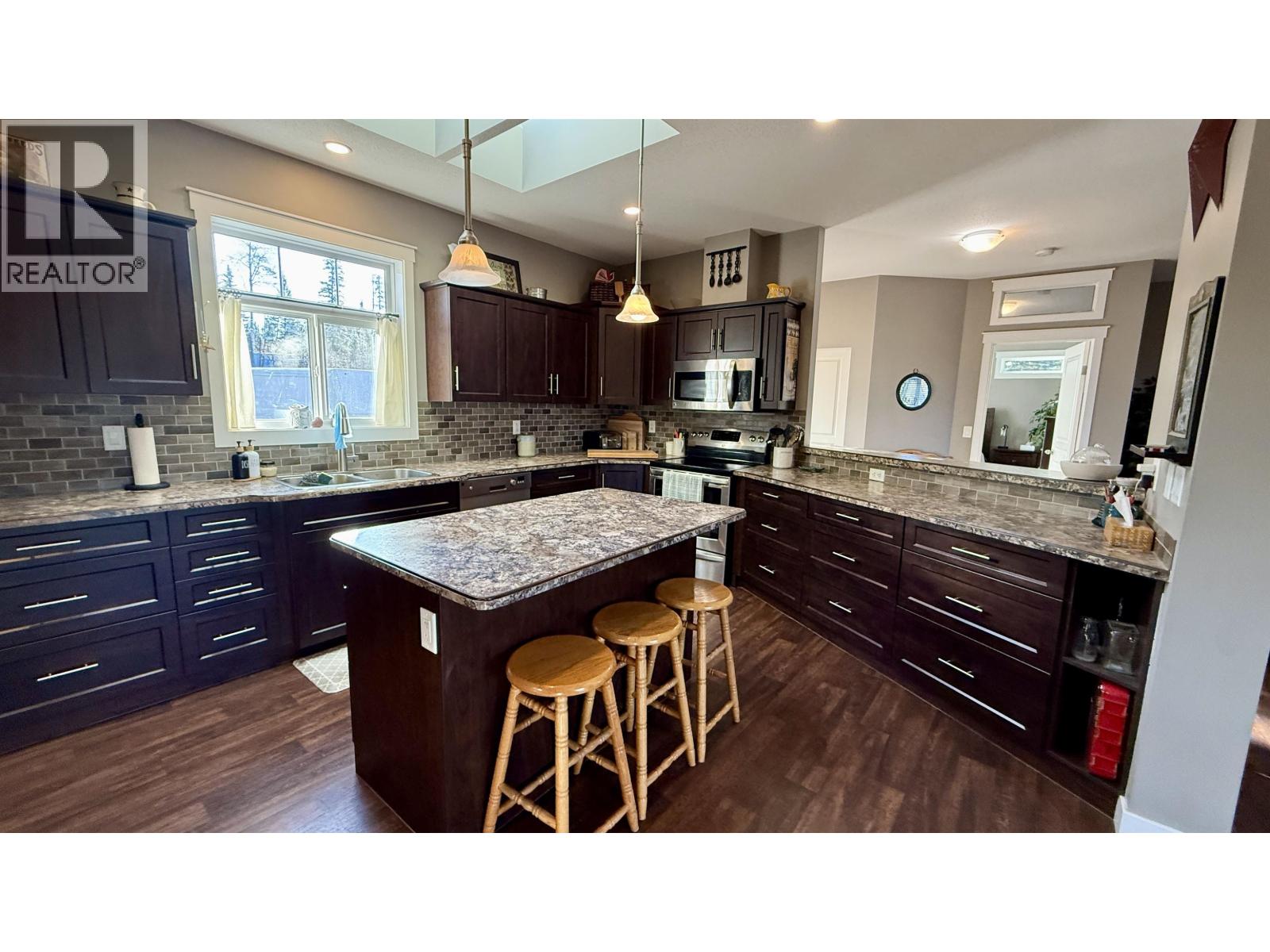 6482 WATSON ROAD - Photo 5 of 31, Horse Lake, British Columbia