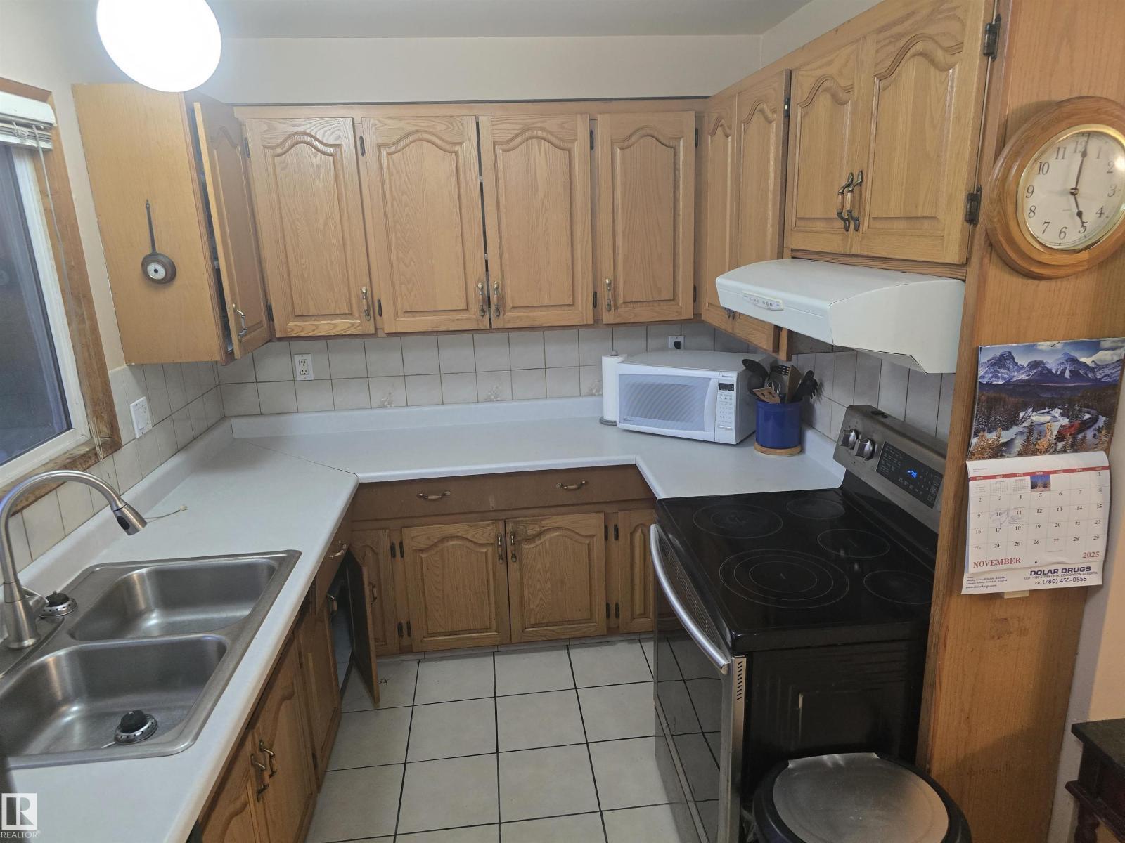 12209A 134B AV NW, Edmonton