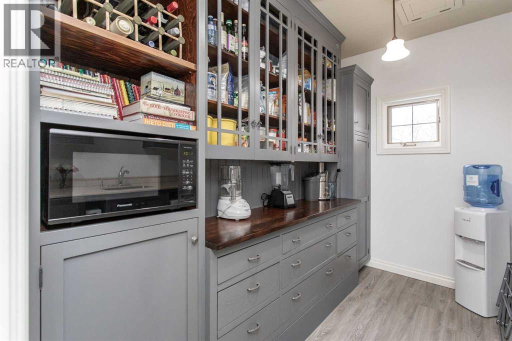 27111 Highway 597, Rural Lacombe County