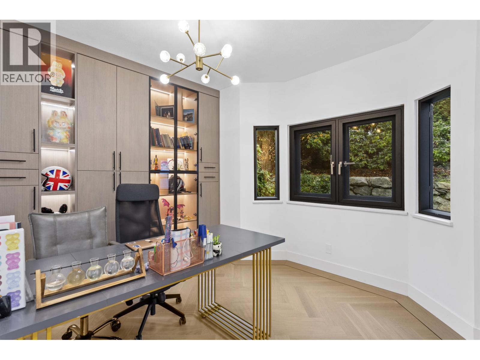 5485 KEITH ROAD, West Vancouver