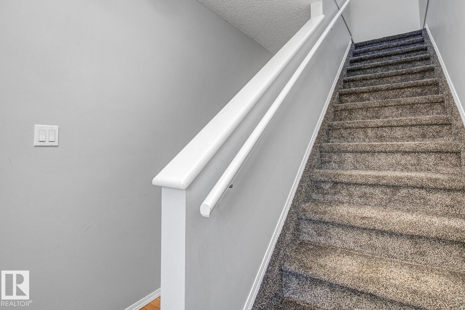 #16 451 HYNDMAN CR NW, Edmonton