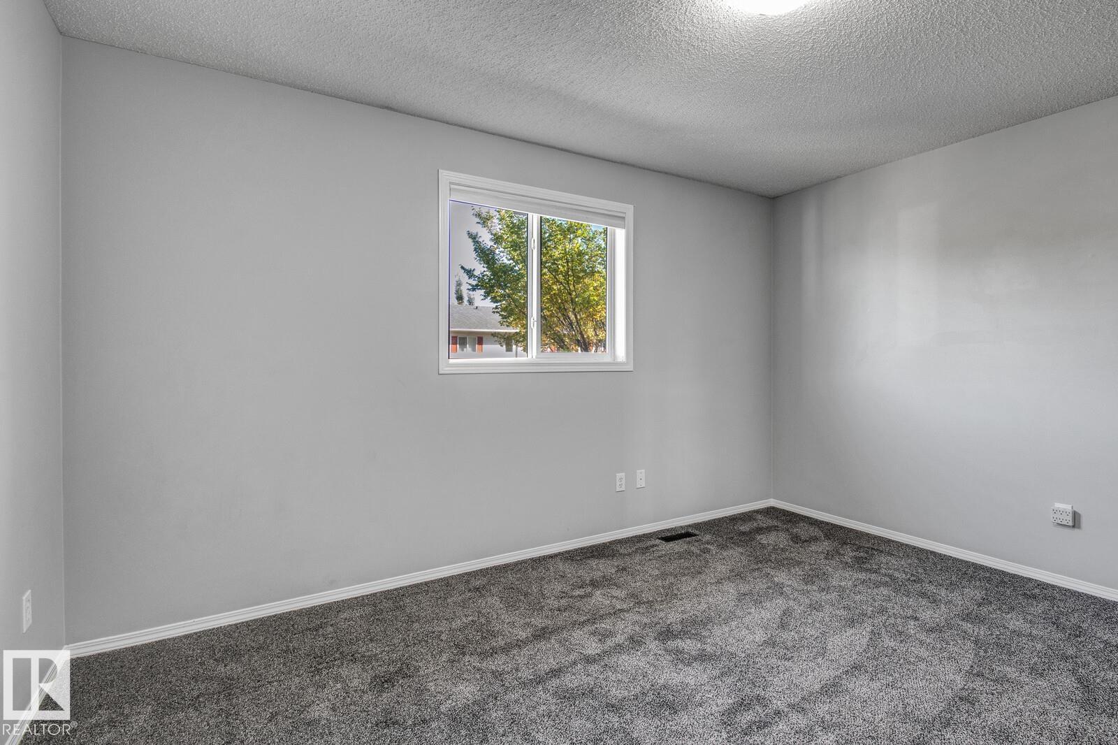 #16 451 HYNDMAN CR NW, Edmonton