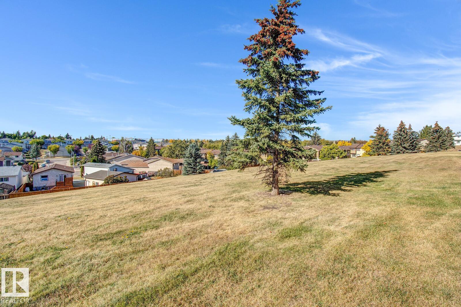 #16 451 HYNDMAN CR NW, Edmonton