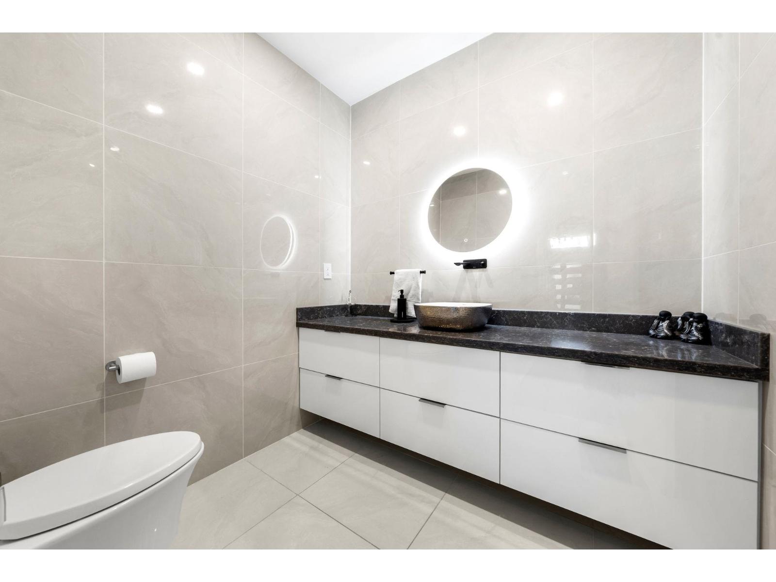 11646 82 Avenue, Delta