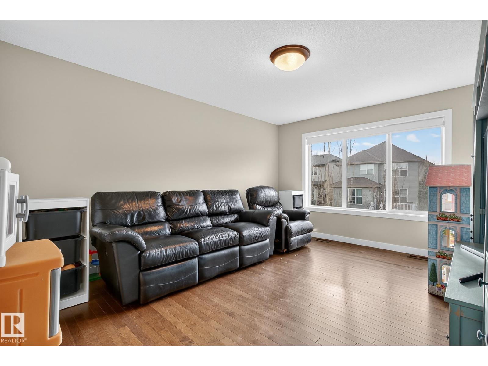 6121 175A AV NW, Edmonton