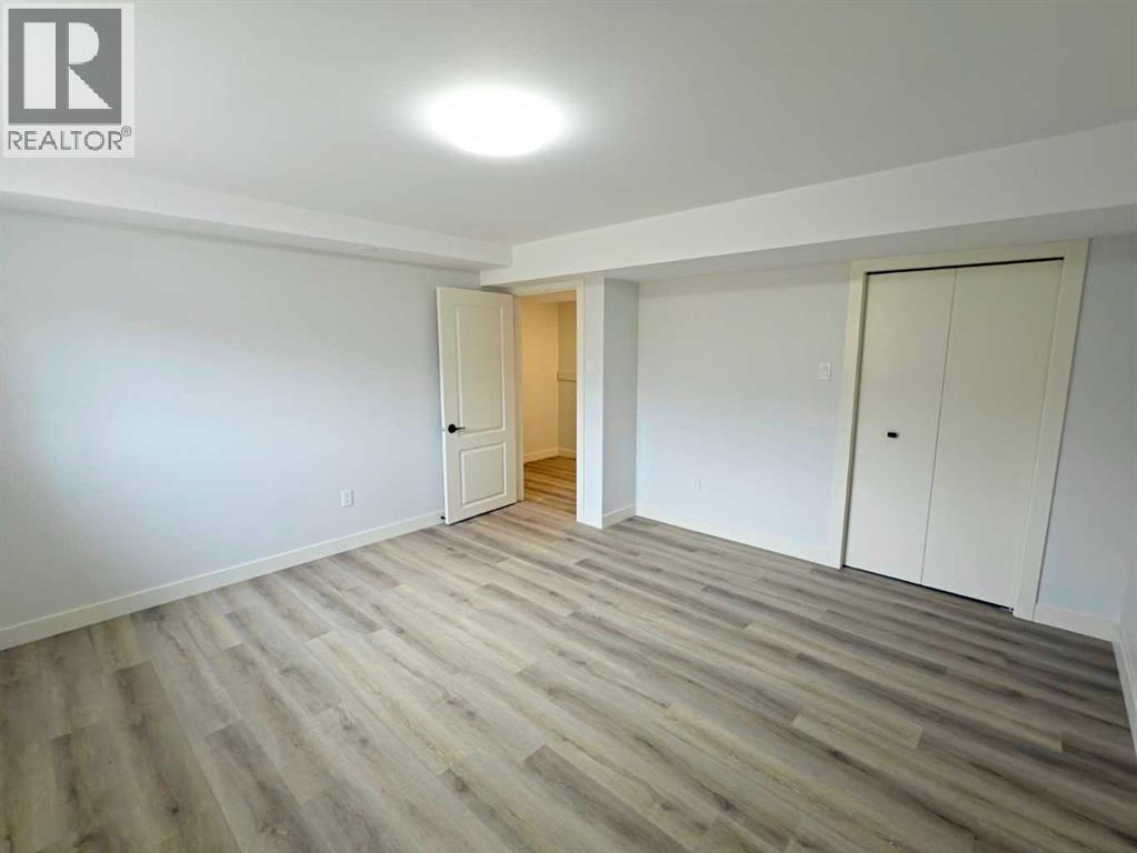 Single Family House Bi-level for Sale in   Street NW Silver Springs Calgary 