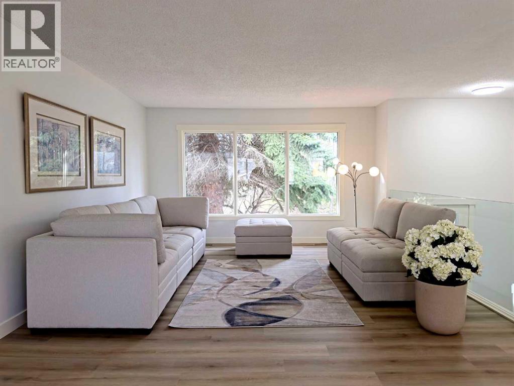 Single Family House Bi-level for Sale in   Street NW Silver Springs Calgary 