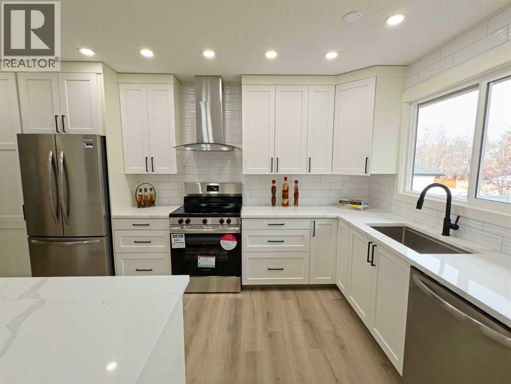 Single Family House Bi-level for Sale in   Street NW Silver Springs Calgary 