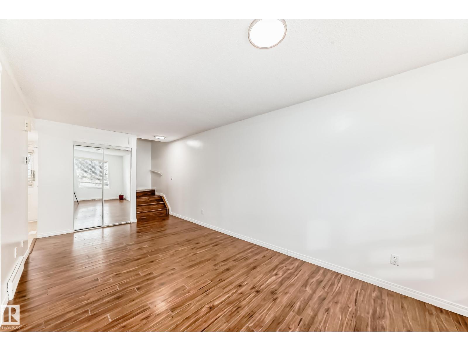 1536 MILLWOODS RD E NW, Edmonton