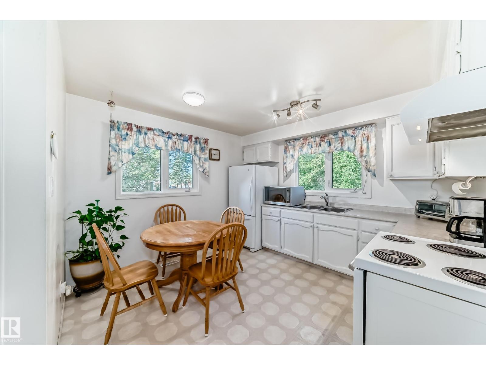 17719 84 AV NW, Edmonton