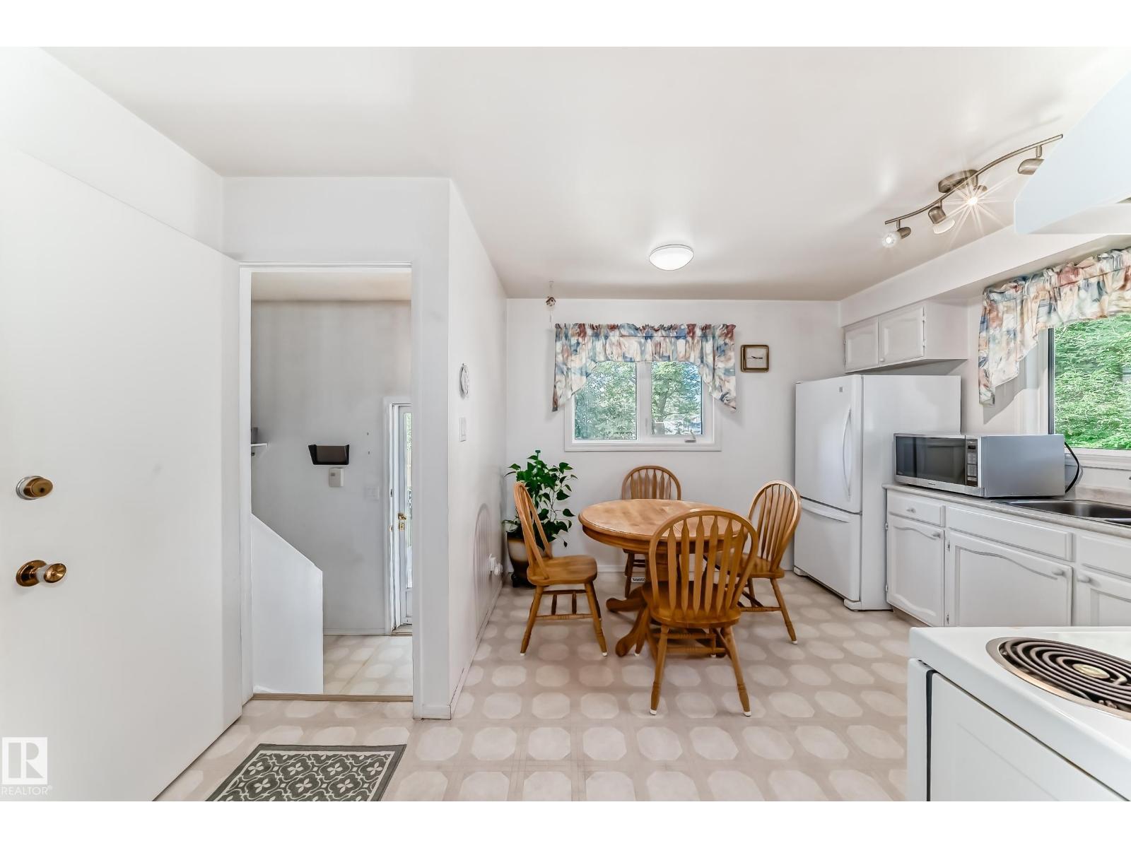 17719 84 AV NW, Edmonton