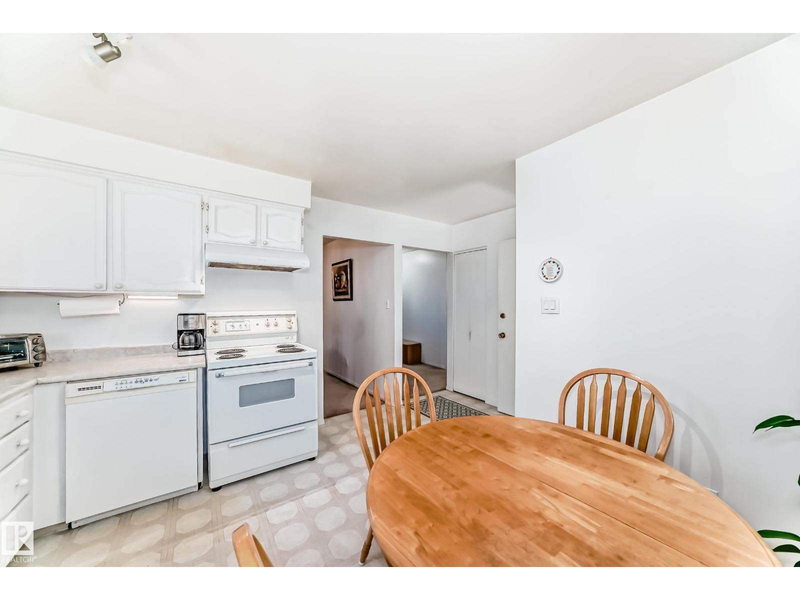 17719 84 AV NW, Edmonton