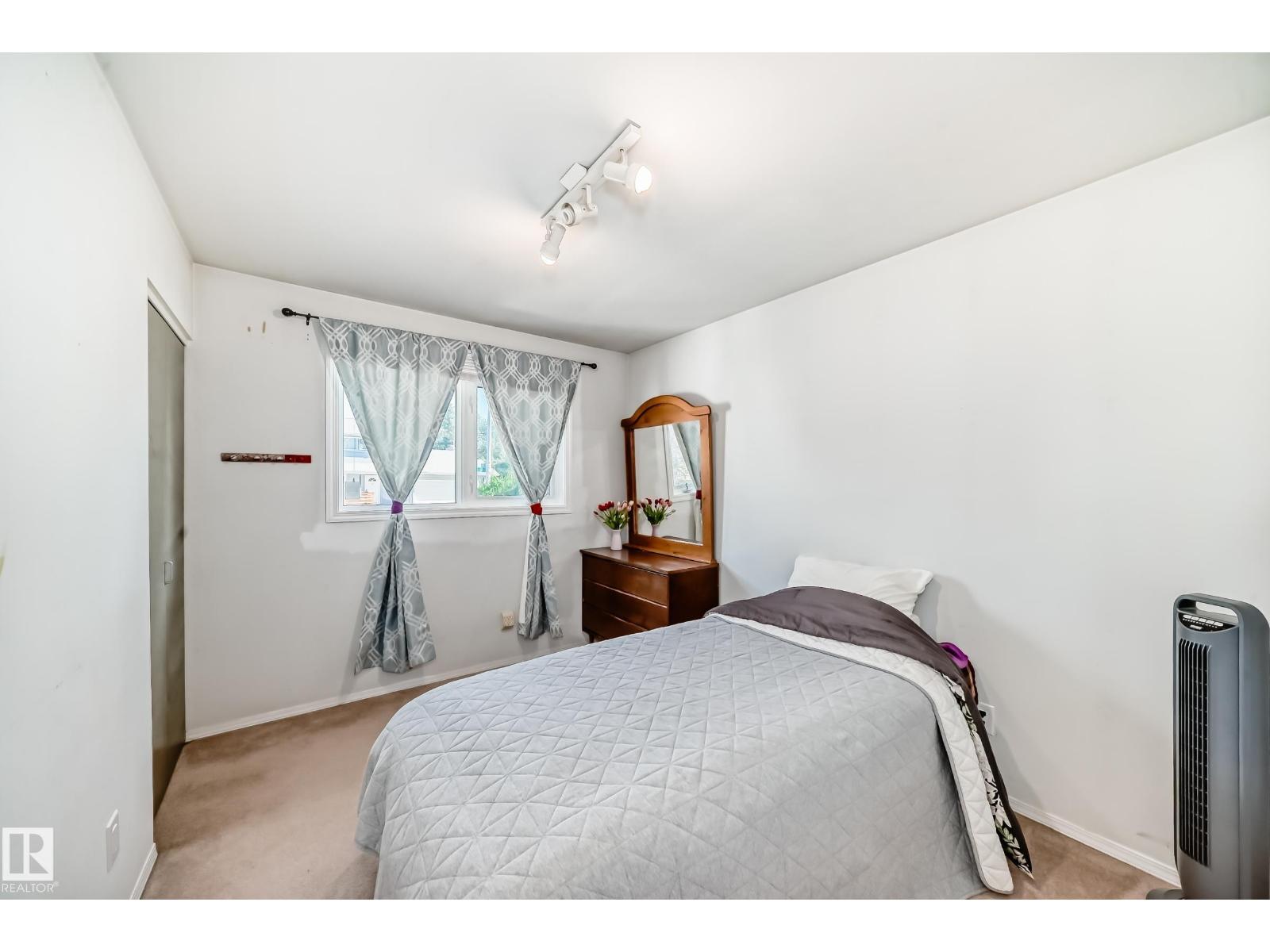 17719 84 AV NW, Edmonton