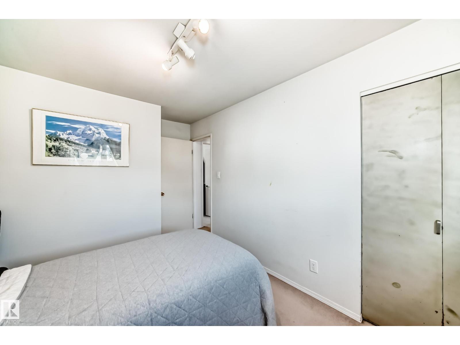 17719 84 AV NW, Edmonton