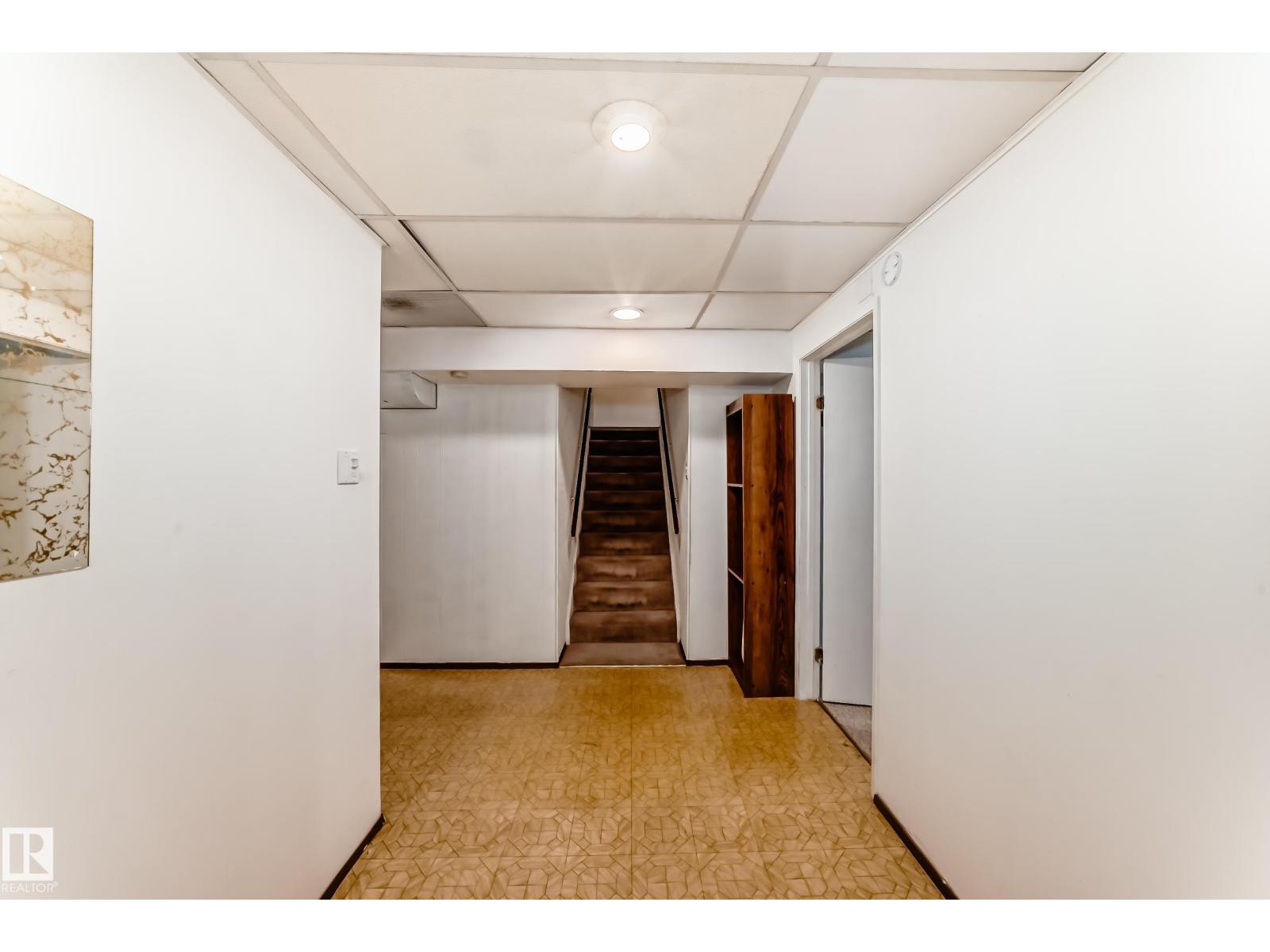 17719 84 AV NW, Edmonton