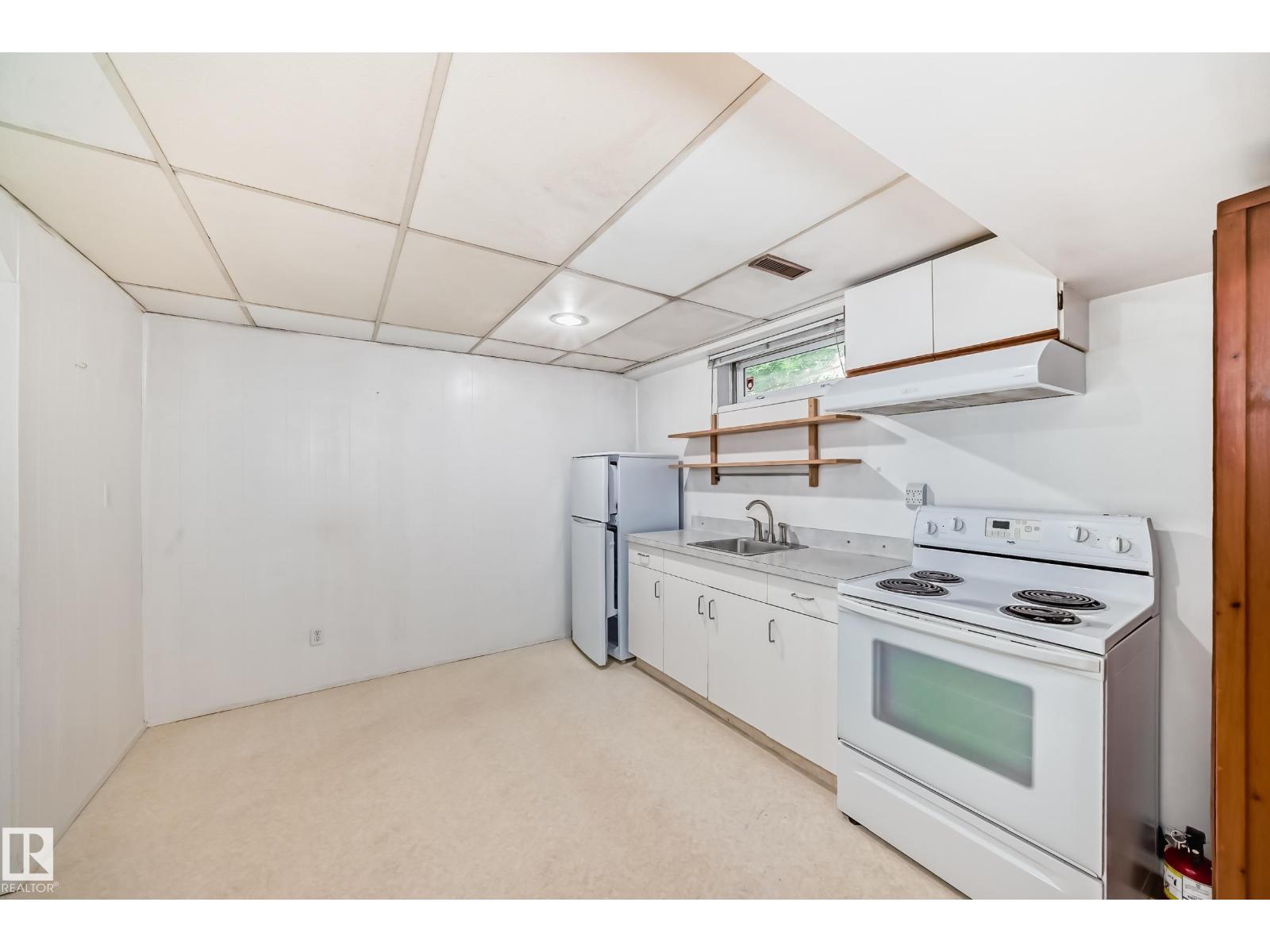 17719 84 AV NW, Edmonton