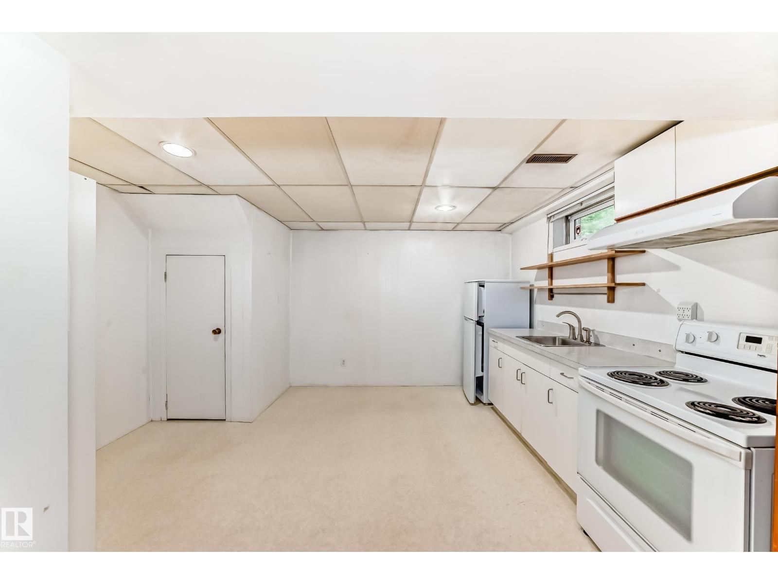 17719 84 AV NW, Edmonton