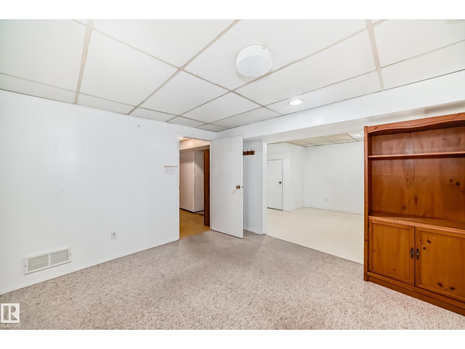 17719 84 AV NW, Edmonton