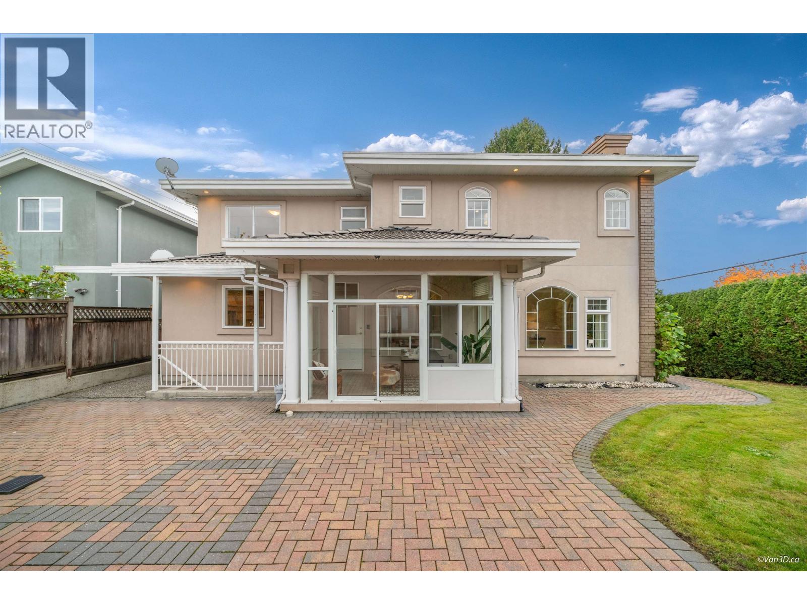 6111 KITCHENER STREET, Burnaby