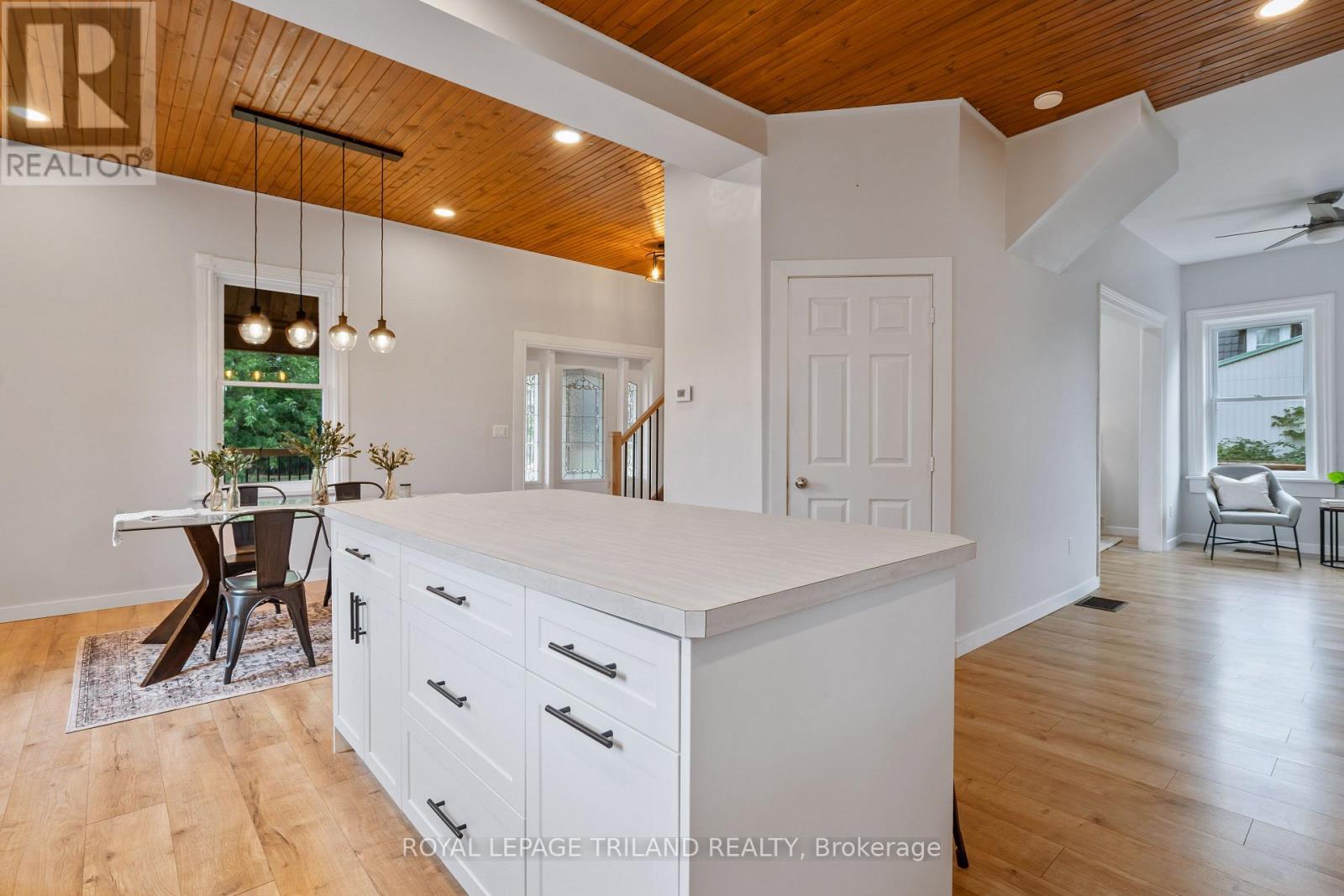 Single Family House for Sale in  CATHERINE STREET North Middlesex (Parkhill) 