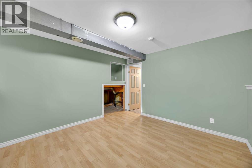 Single Family House Bi-level for Sale in  Applebrook Circle SE Applewood Park Calgary 