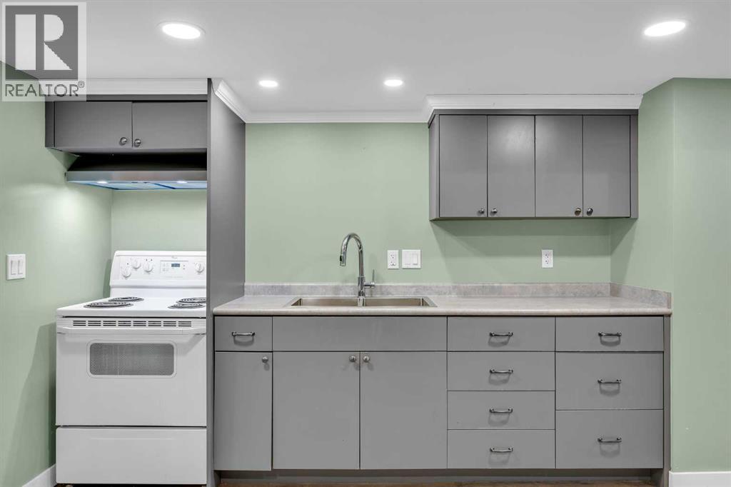 Single Family House Bi-level for Sale in  Applebrook Circle SE Applewood Park Calgary 