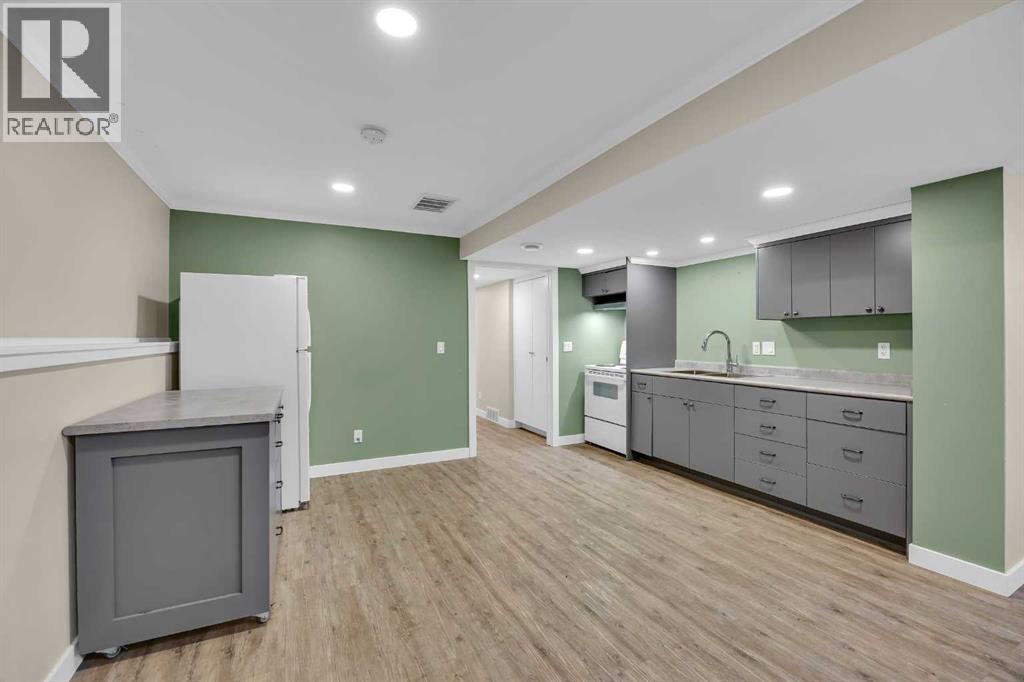 Single Family House Bi-level for Sale in  Applebrook Circle SE Applewood Park Calgary 