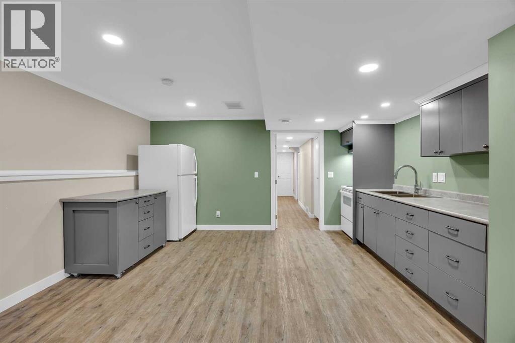 Single Family House Bi-level for Sale in  Applebrook Circle SE Applewood Park Calgary 