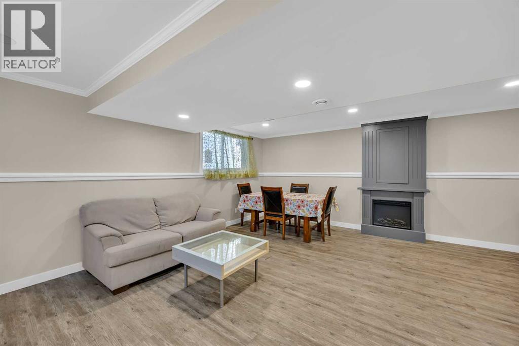 Single Family House Bi-level for Sale in  Applebrook Circle SE Applewood Park Calgary 