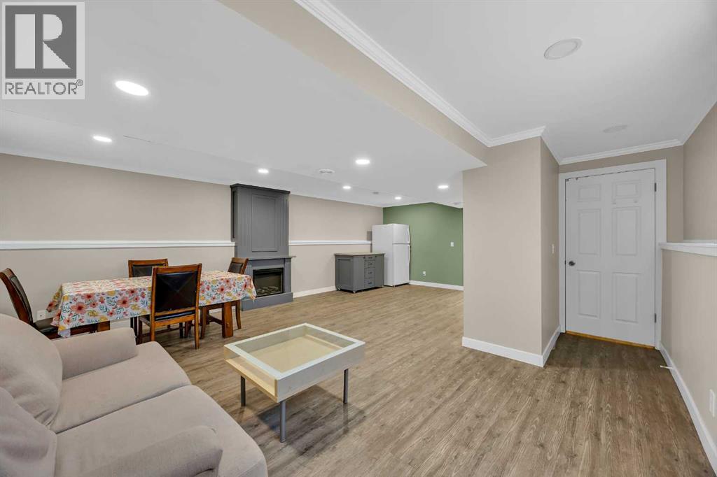 Single Family House Bi-level for Sale in  Applebrook Circle SE Applewood Park Calgary 