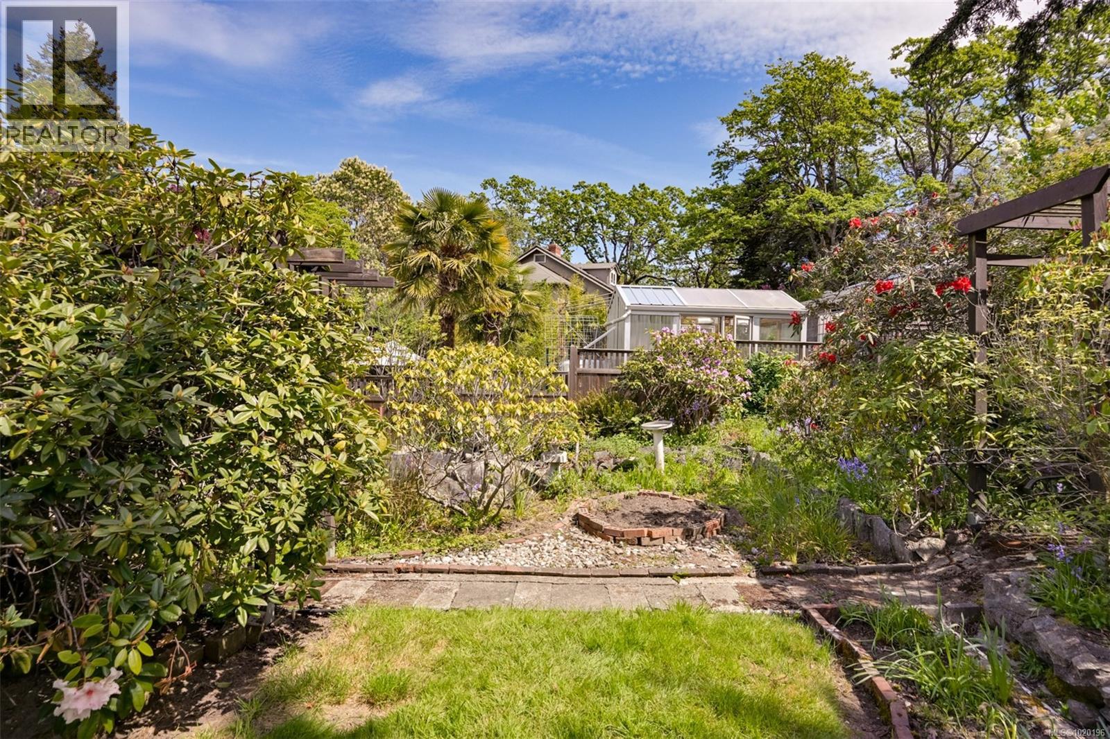  1233 Tattersall Drive, Saanich