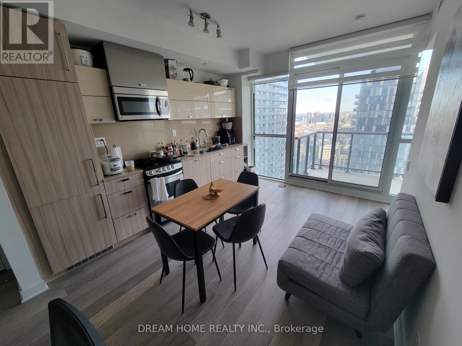 Listing photo of 3812 - 290 ADELAIDE STREET W