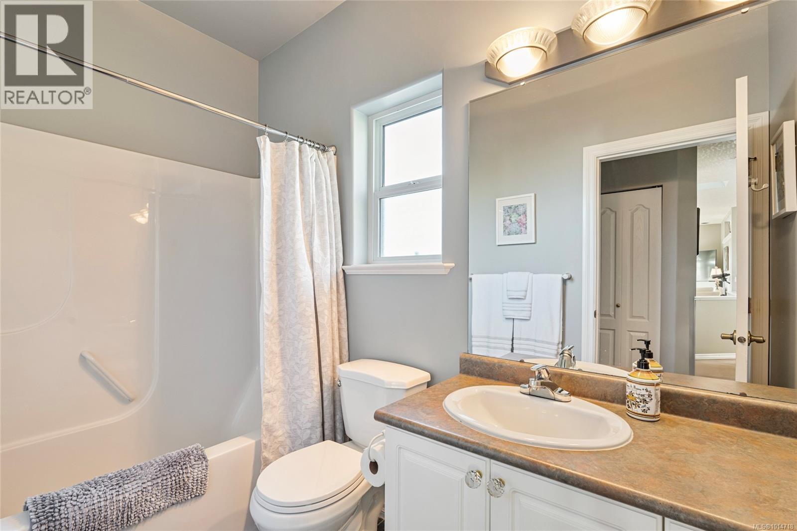 3556 Sun Hills, Langford