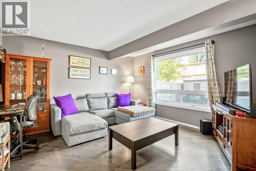 Single Family House for Sale in    Avenue NW Huntington Hills Calgary 