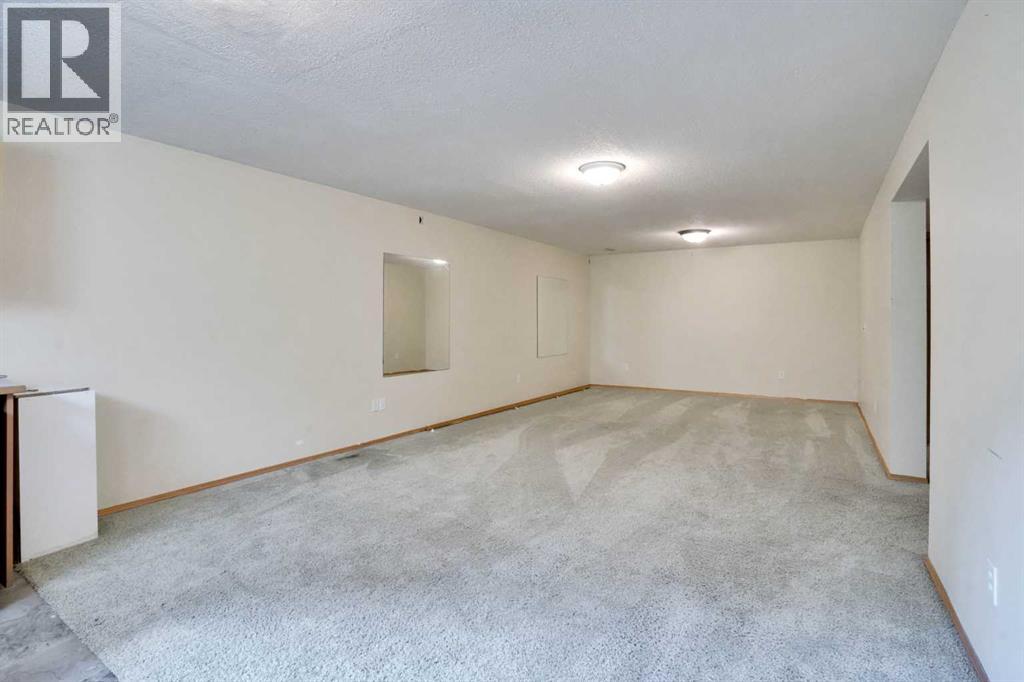 Single Family House for Sale in  Chaparral Drive SE Chaparral Calgary 